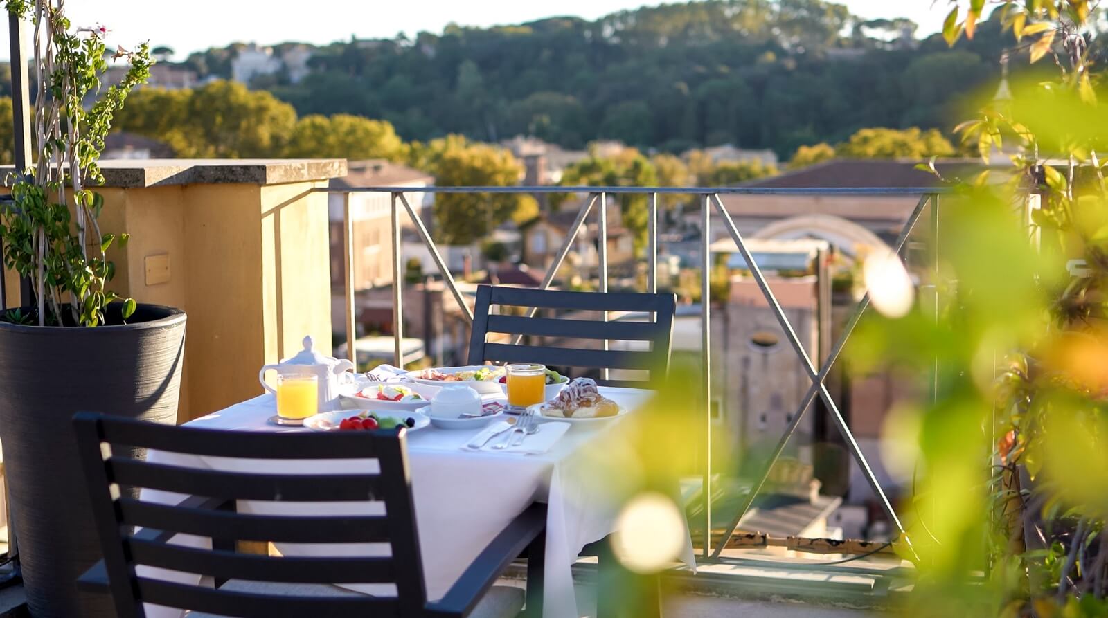 navona-queen-rome-rooftop-roma-centro-corso-vittorio-emanuele-palazzo-bassi-idromassaggio-terrace-pool-panorama-view-vista-gianicolo-citta-eterna-roma-06