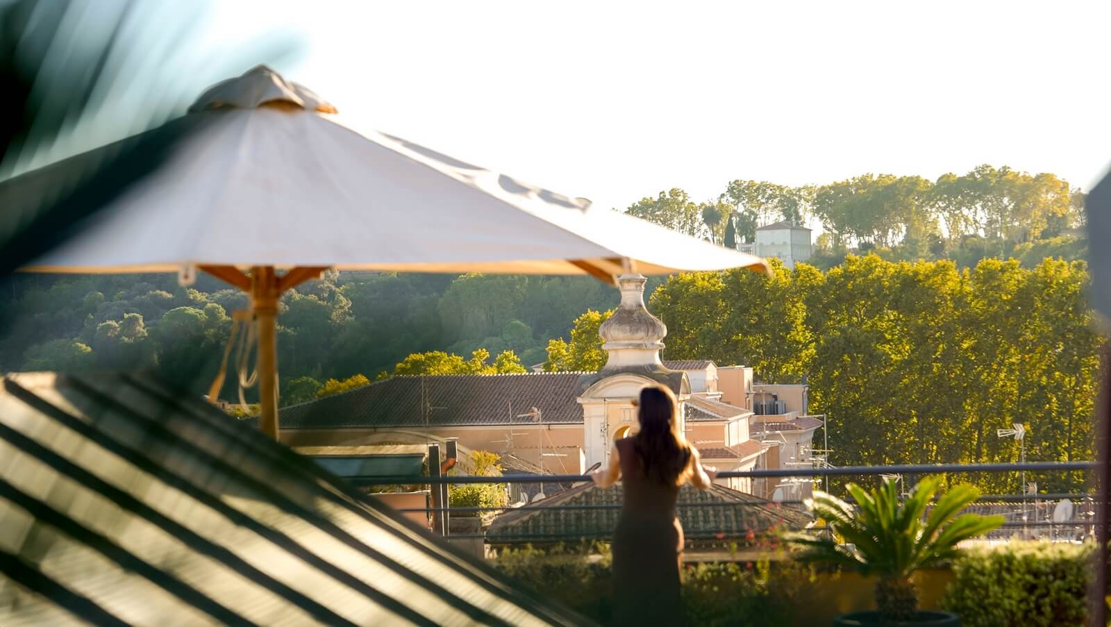 navona-queen-rome-rooftop-roma-centro-corso-vittorio-emanuele-palazzo-bassi-idromassaggio-terrace-pool-panorama-view-vista-gianicolo-citta-eterna-roma-13