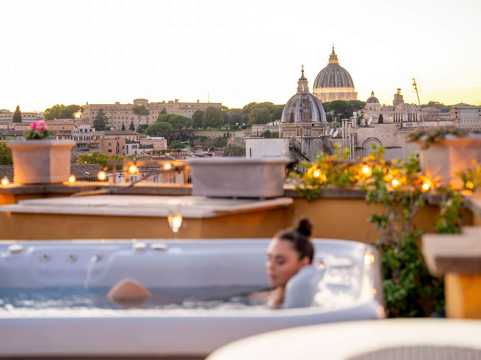navona-queen-rome-rooftop-roma-centro-corso-vittorio-emanuele-palazzo-bassi-idromassaggio-terrace-pool-panorama-view-vista-gianicolo-citta-eterna-roma-25