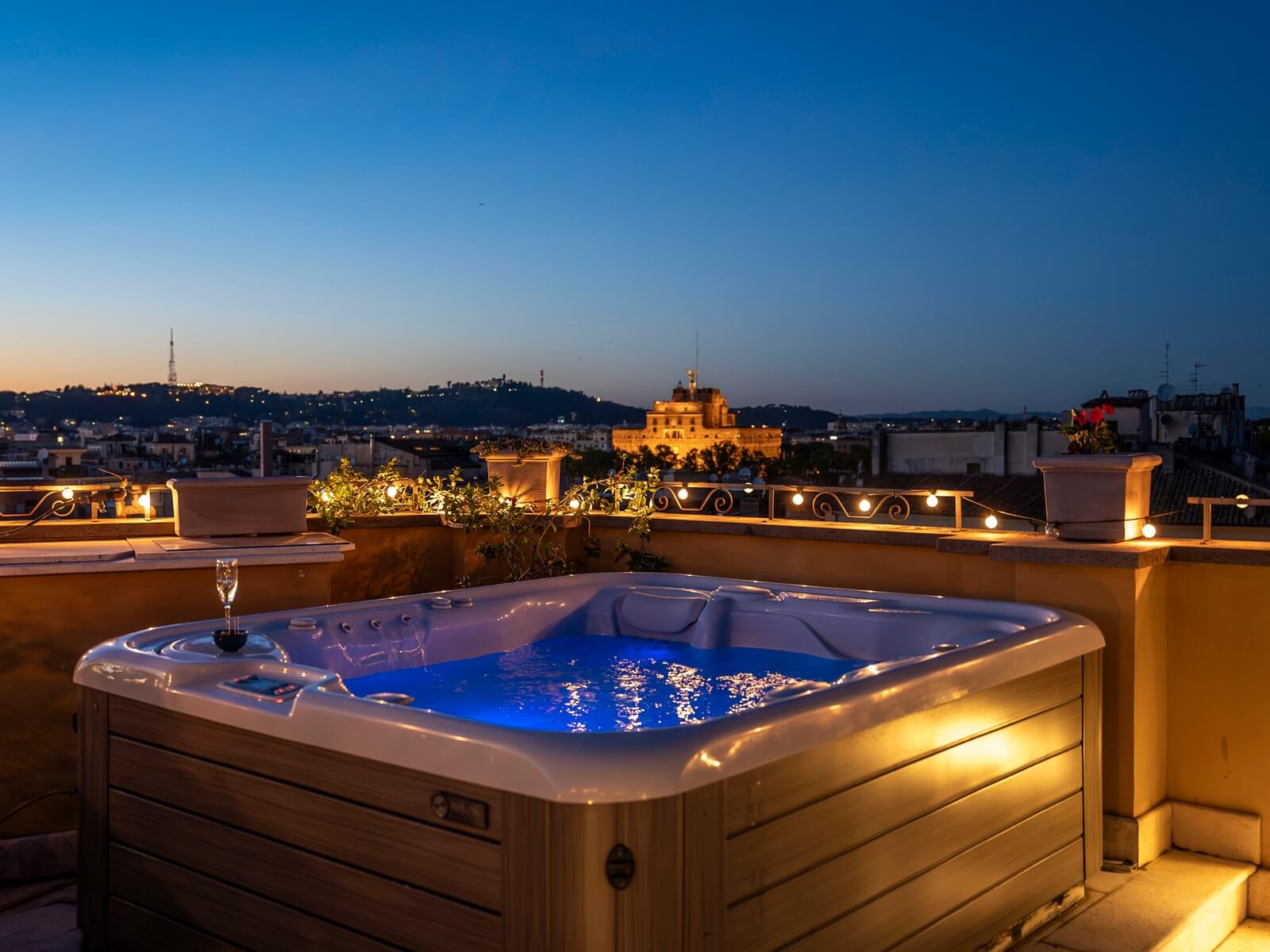 navona-queen-rome-rooftop-roma-centro-corso-vittorio-emanuele-palazzo-bassi-idromassaggio-terrace-pool-panorama-view-vista-gianicolo-citta-eterna-roma-29