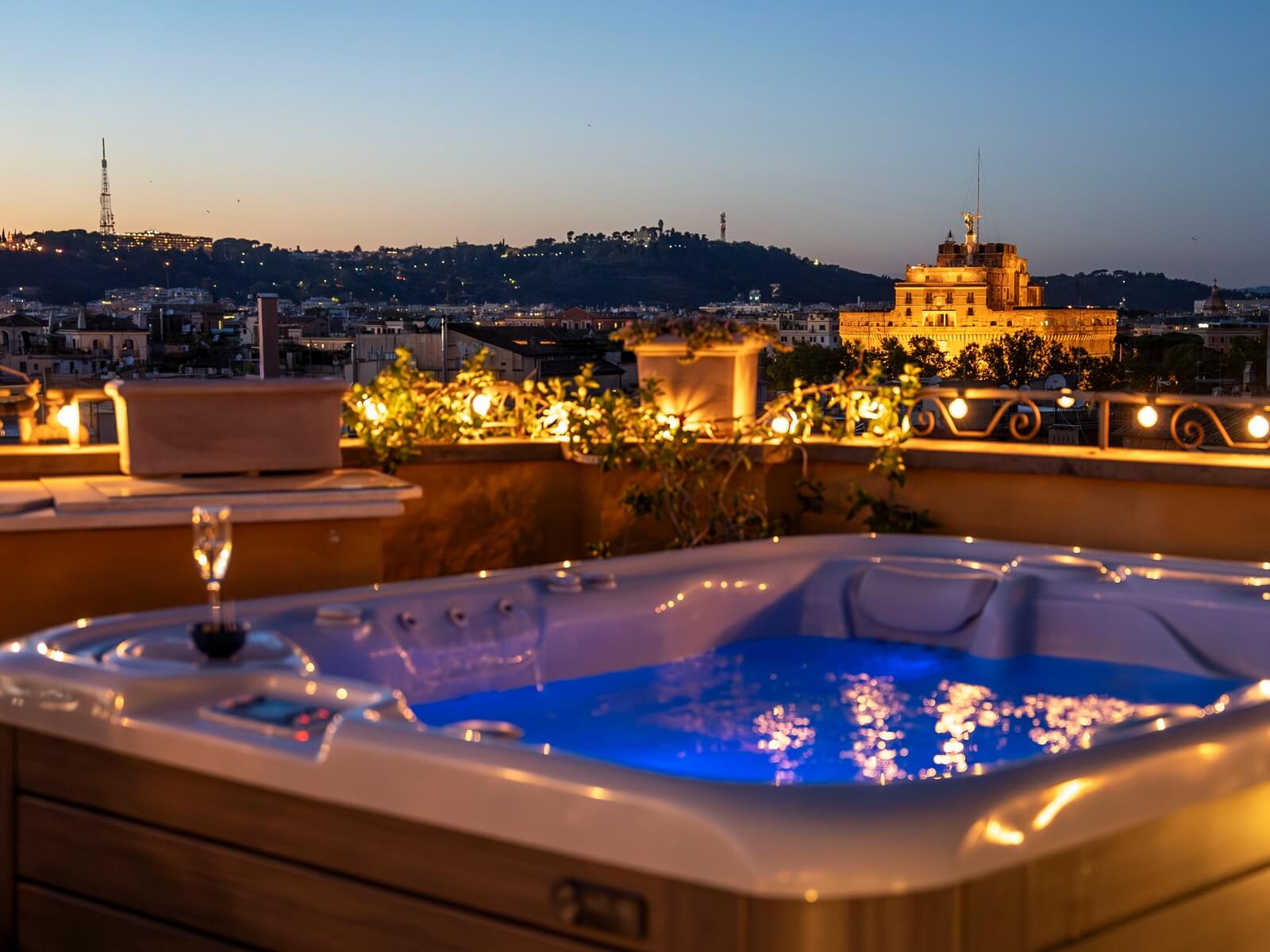 navona-queen-rome-rooftop-roma-centro-corso-vittorio-emanuele-palazzo-bassi-idromassaggio-terrace-pool-panorama-view-vista-gianicolo-citta-eterna-roma-30