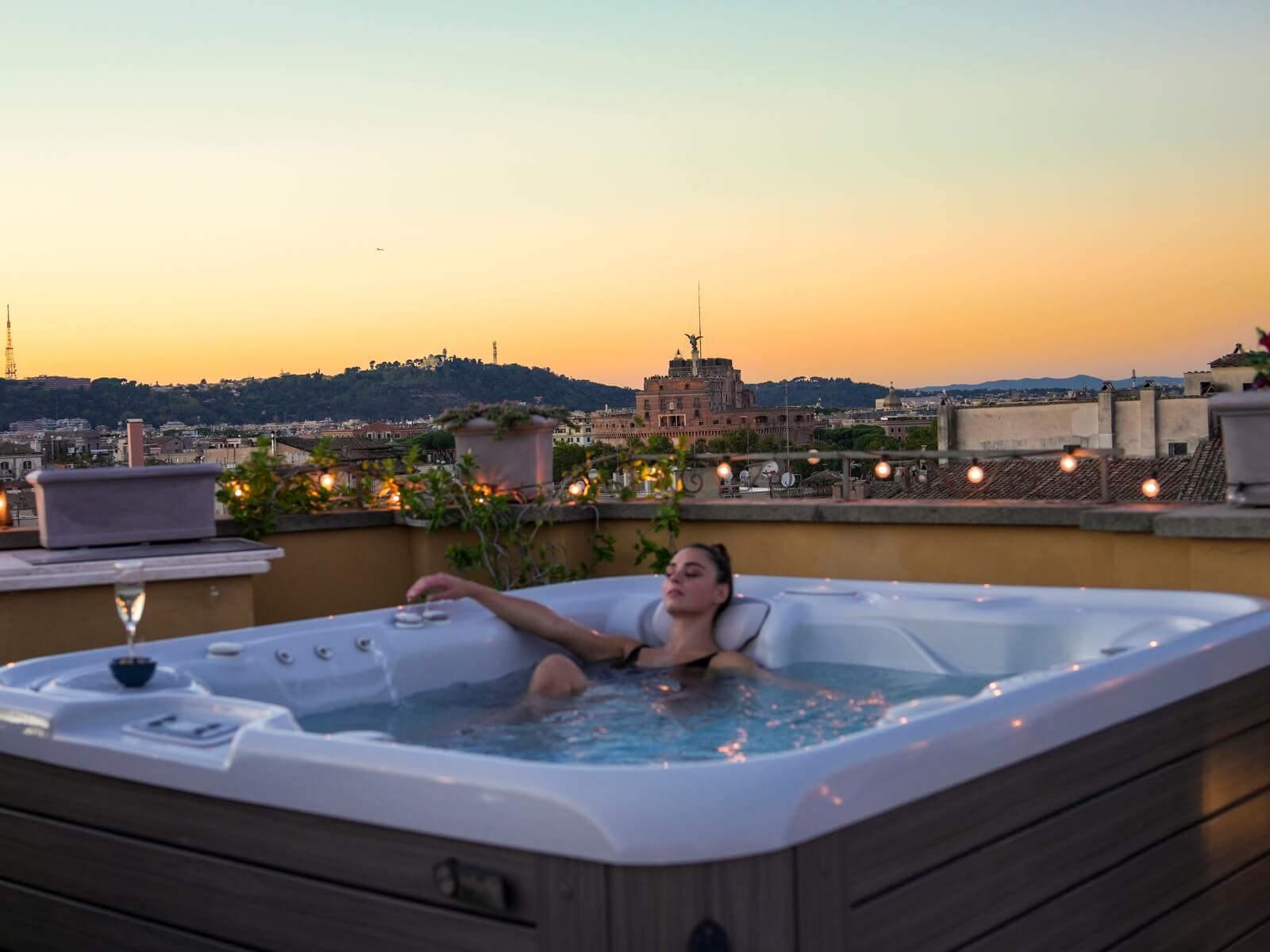 navona-queen-rome-rooftop-roma-centro-corso-vittorio-emanuele-palazzo-bassi-idromassaggio-terrace-pool-panorama-view-vista-gianicolo-citta-eterna-roma-34