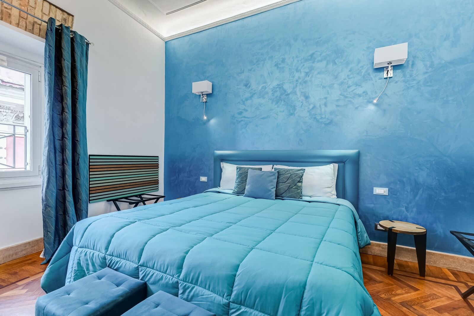 navona-queen-rome-rooftop-roma-centro-corso-vittorio-emanuele-palazzo-bassi-idromassaggio-panorama-view-vista-gianicolo-citta-eterna-campo-de-fiori-king-suite-05