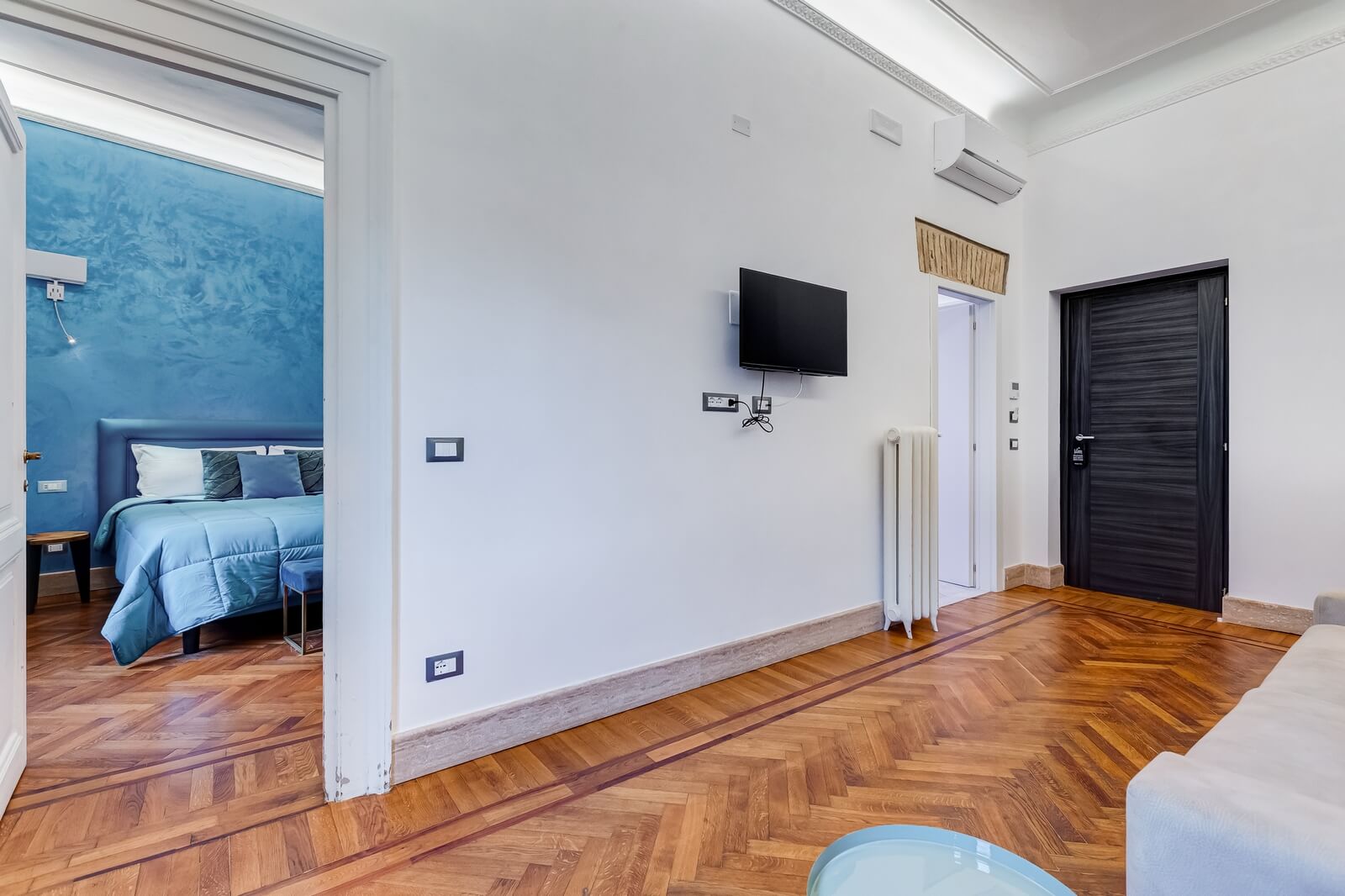 navona-queen-rome-rooftop-roma-centro-corso-vittorio-emanuele-palazzo-bassi-idromassaggio-panorama-view-vista-gianicolo-citta-eterna-campo-de-fiori-king-suite-12