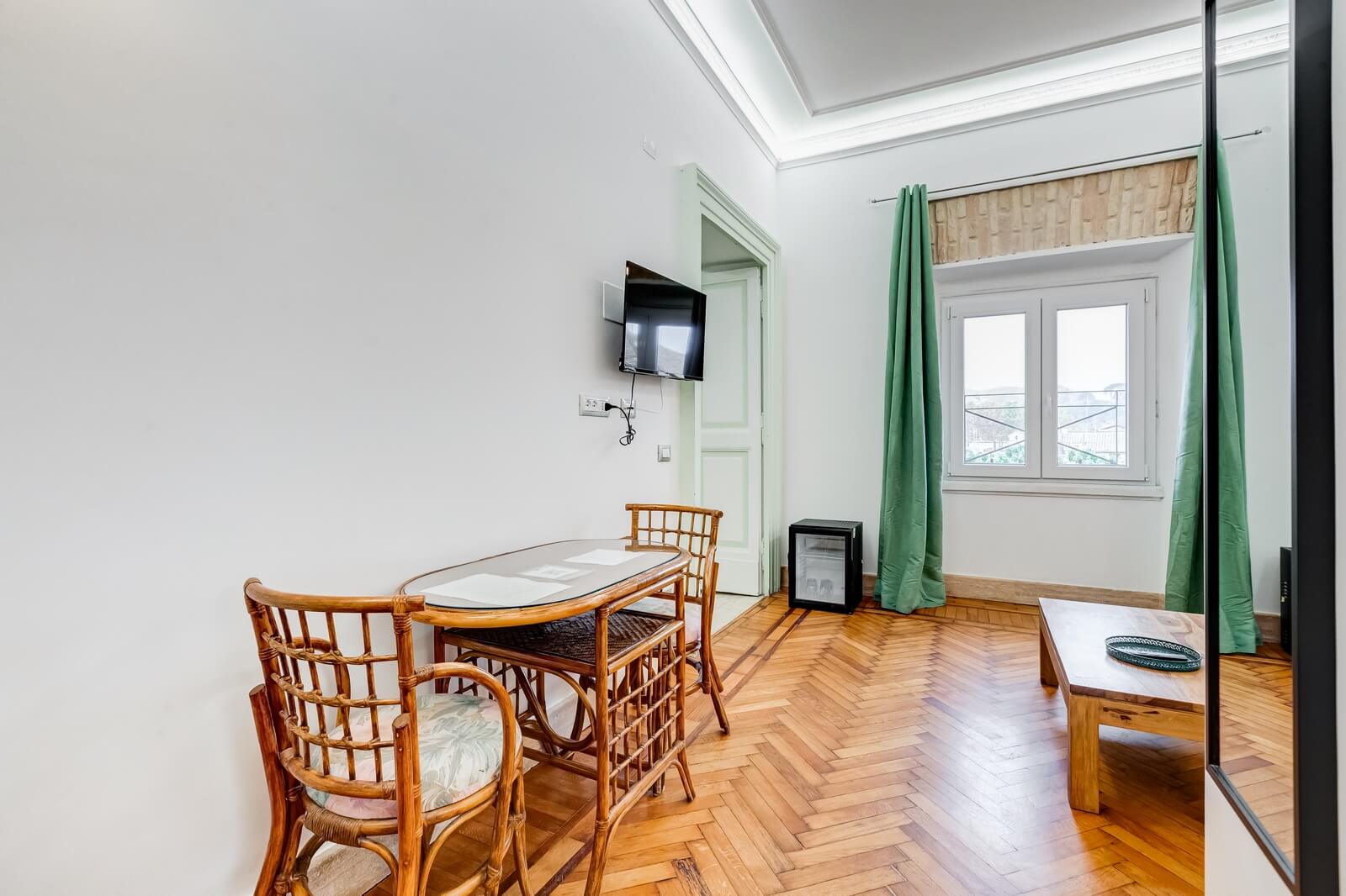 navona-queen-rome-rooftop-roma-centro-corso-vittorio-emanuele-palazzo-bassi-idromassaggio-panorama-view-vista-gianicolo-citta-eterna-campo-de-fiori-king-suite-31