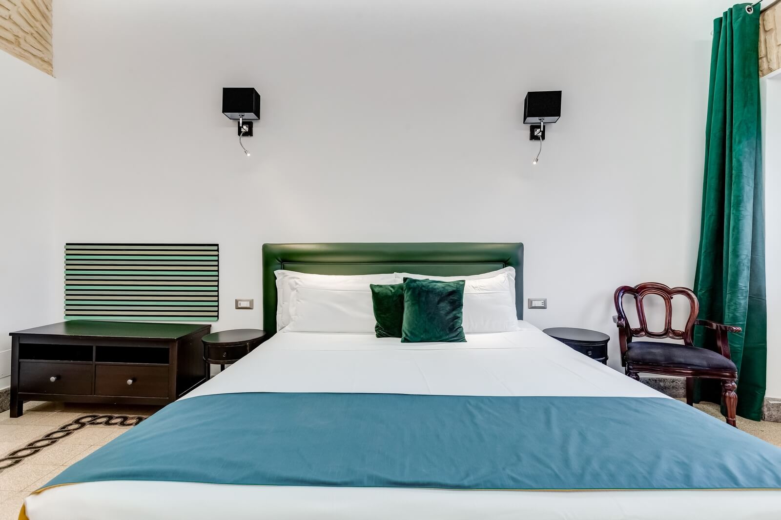 navona-queen-rome-rooftop-roma-centro-corso-vittorio-emanuele-palazzo-bassi-idromassaggio-panorama-view-vista-gianicolo-citta-eterna-campo-de-fiori-king-suite-69