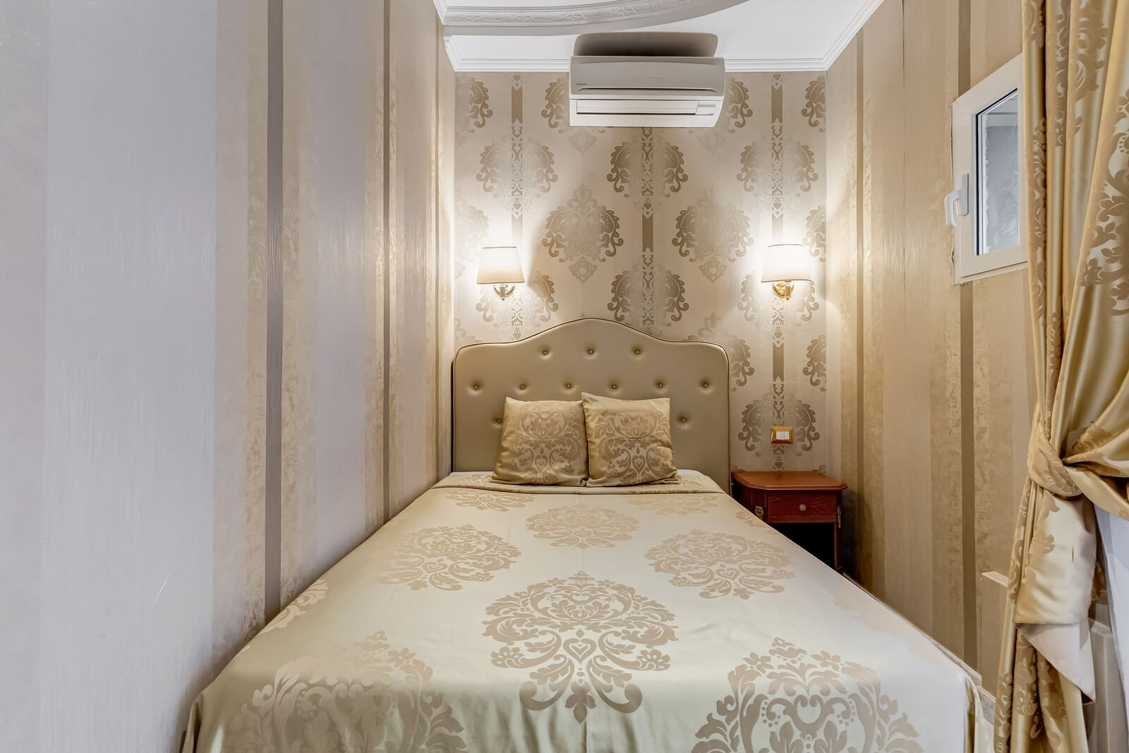 navona-queen-rome-rooftop-roma-centro-corso-vittorio-emanuele-palazzo-bassi-idromassaggio-panorama-view-vista-gianicolo-citta-eterna-campo-de-fiori-single-room-04