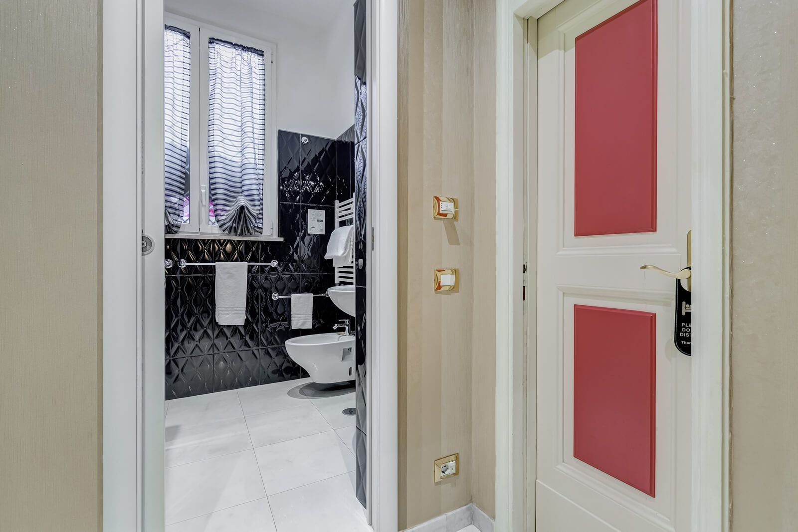 navona-queen-rome-rooftop-roma-centro-corso-vittorio-emanuele-palazzo-bassi-idromassaggio-panorama-view-vista-gianicolo-citta-eterna-campo-de-fiori-single-room-10