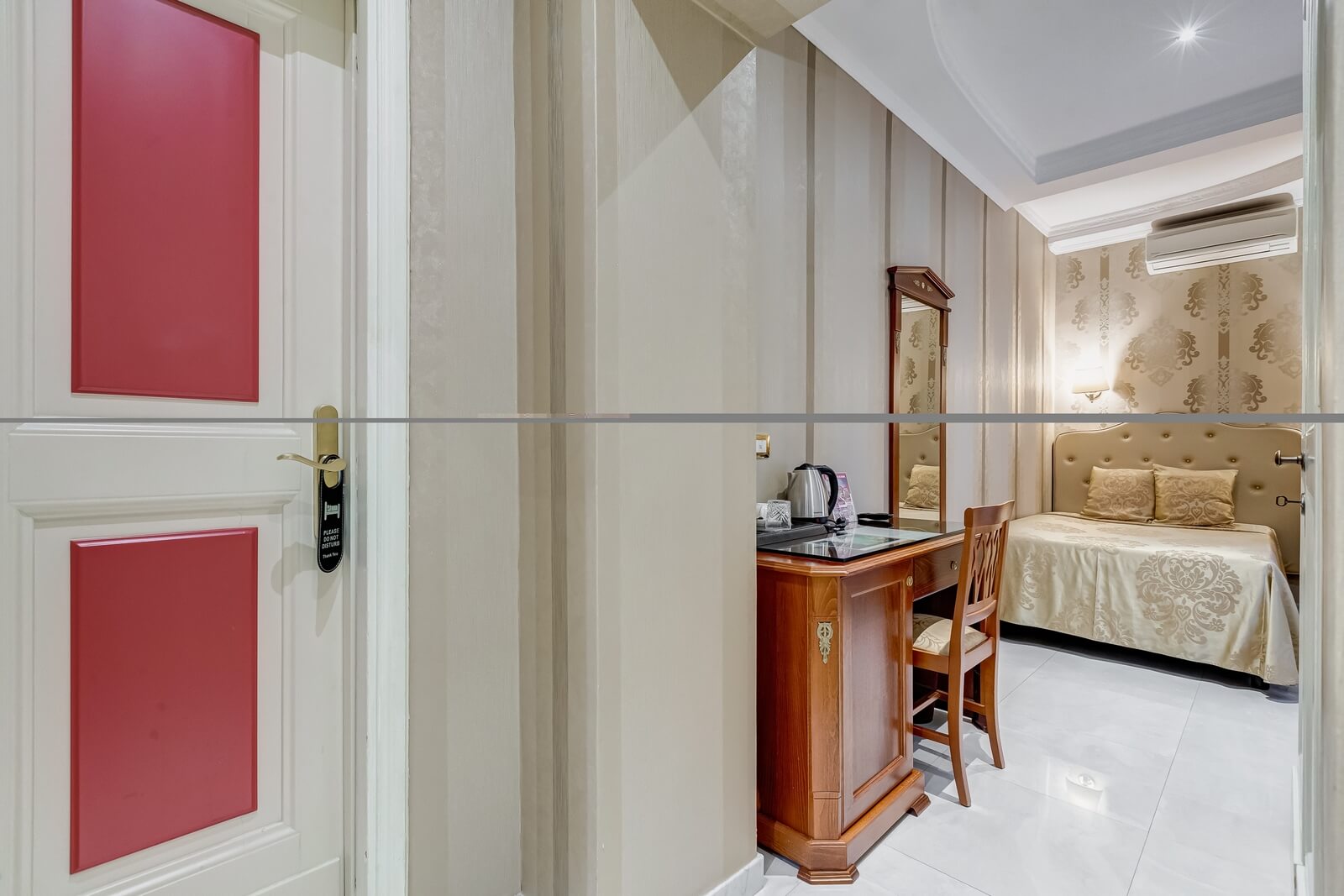 navona-queen-rome-rooftop-roma-centro-corso-vittorio-emanuele-palazzo-bassi-idromassaggio-panorama-view-vista-gianicolo-citta-eterna-campo-de-fiori-single-room-11