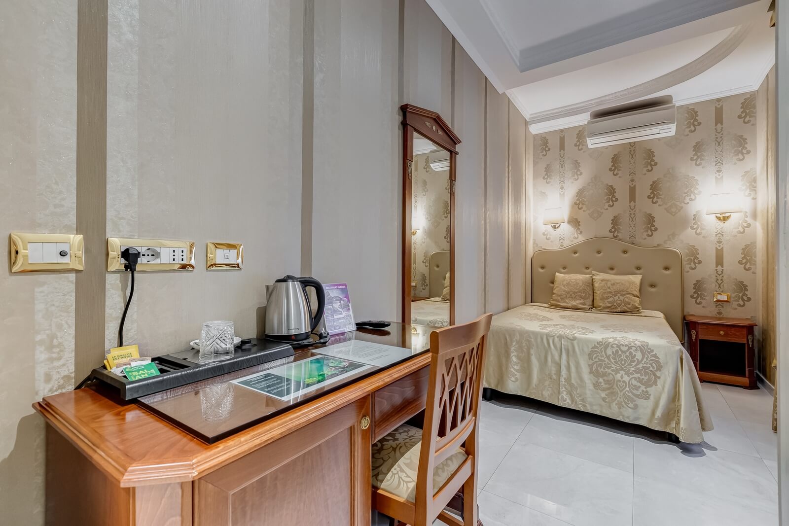 navona-queen-rome-rooftop-roma-centro-corso-vittorio-emanuele-palazzo-bassi-idromassaggio-panorama-view-vista-gianicolo-citta-eterna-campo-de-fiori-single-room-13