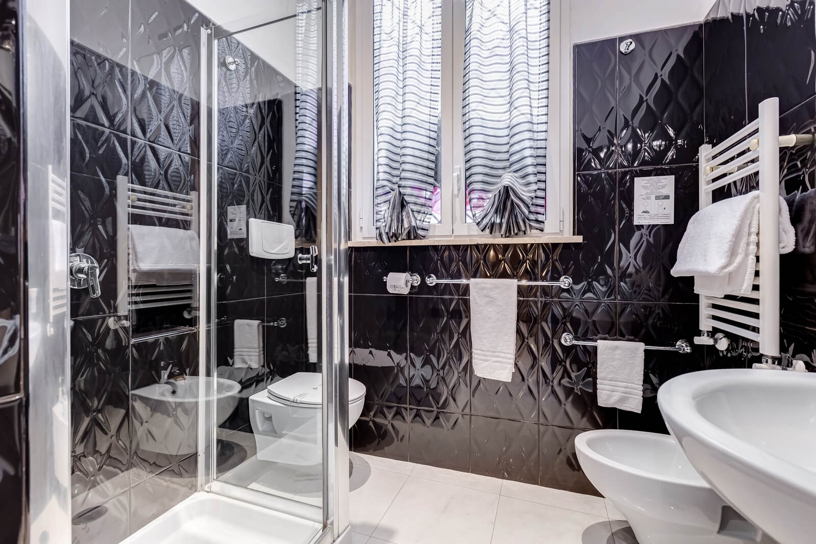 navona-queen-rome-rooftop-roma-centro-corso-vittorio-emanuele-palazzo-bassi-idromassaggio-panorama-view-vista-gianicolo-citta-eterna-campo-de-fiori-single-room-15