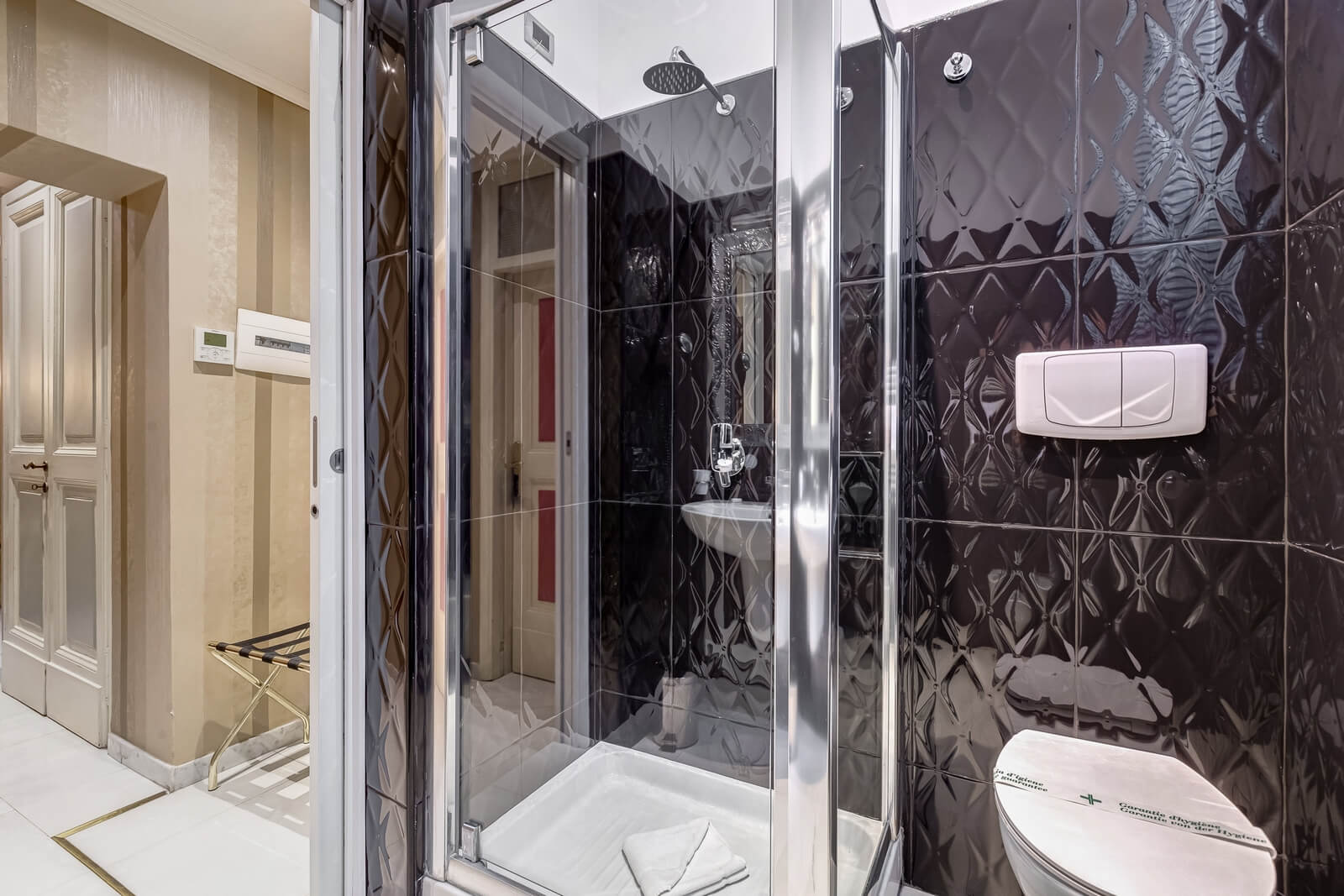 navona-queen-rome-rooftop-roma-centro-corso-vittorio-emanuele-palazzo-bassi-idromassaggio-panorama-view-vista-gianicolo-citta-eterna-campo-de-fiori-single-room-16