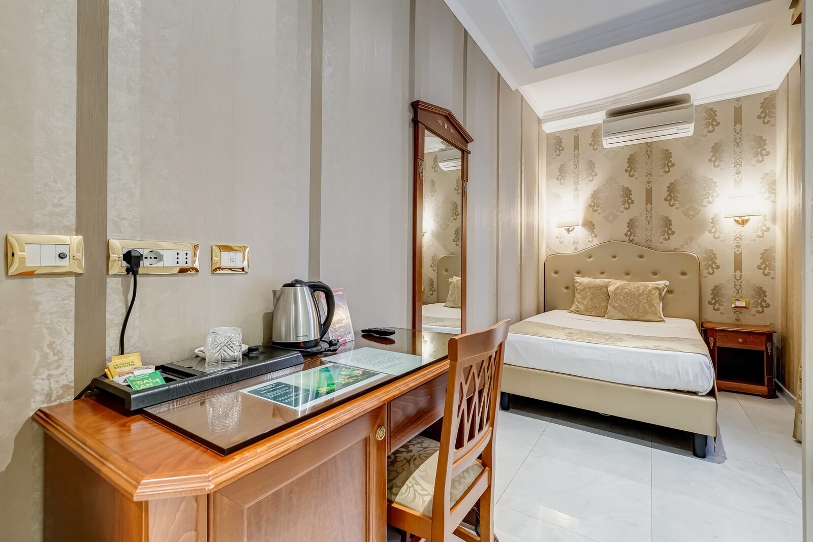 navona-queen-rome-rooftop-roma-centro-corso-vittorio-emanuele-palazzo-bassi-idromassaggio-panorama-view-vista-gianicolo-citta-eterna-campo-de-fiori-single-room-20