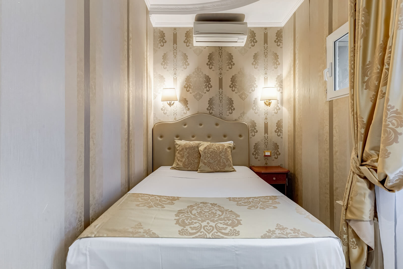 navona-queen-rome-rooftop-roma-centro-corso-vittorio-emanuele-palazzo-bassi-idromassaggio-panorama-view-vista-gianicolo-citta-eterna-campo-de-fiori-single-room-23