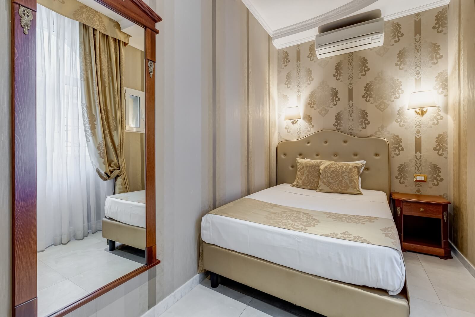 navona-queen-rome-rooftop-roma-centro-corso-vittorio-emanuele-palazzo-bassi-idromassaggio-panorama-view-vista-gianicolo-citta-eterna-campo-de-fiori-single-room-24