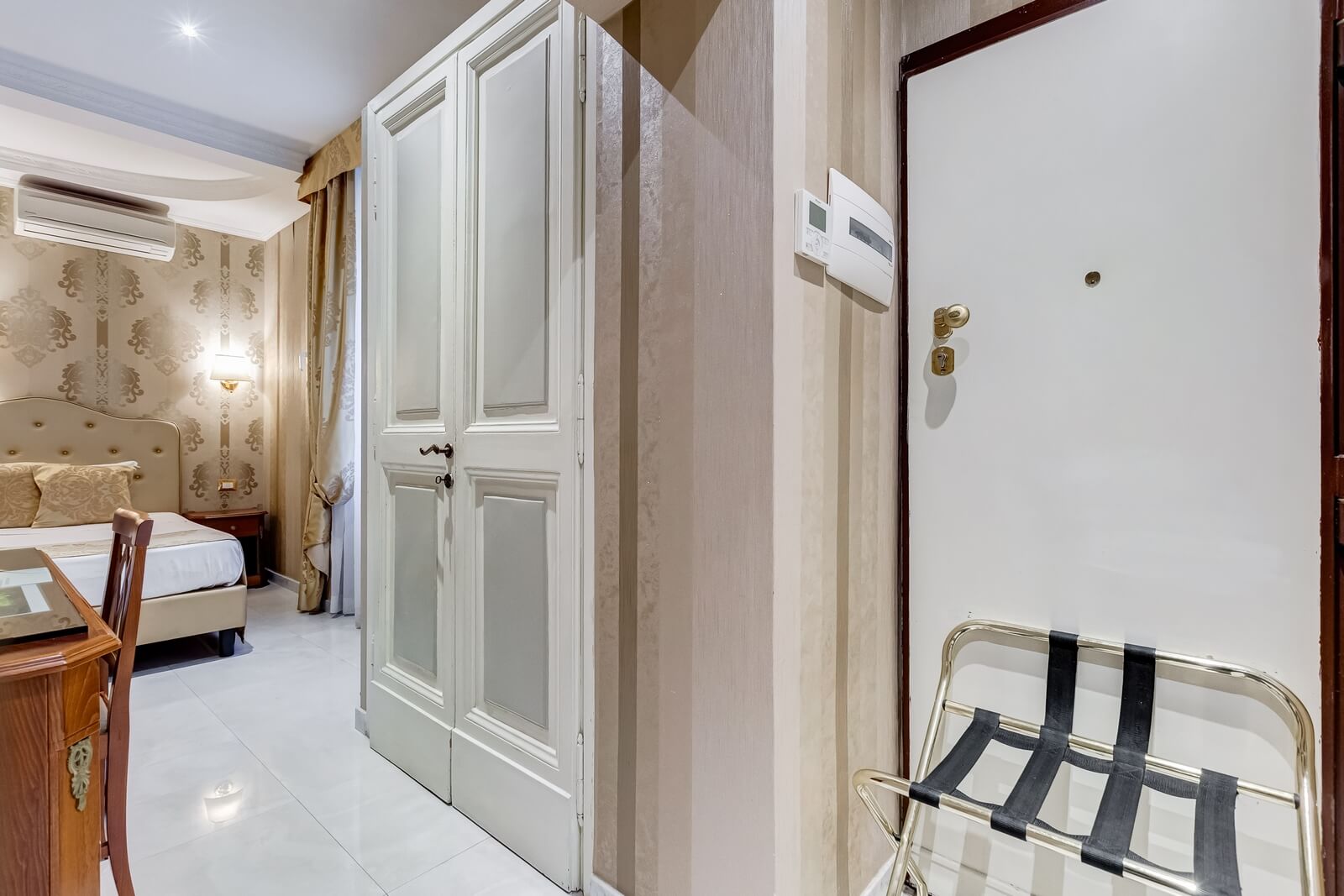 navona-queen-rome-rooftop-roma-centro-corso-vittorio-emanuele-palazzo-bassi-idromassaggio-panorama-view-vista-gianicolo-citta-eterna-campo-de-fiori-single-room-27