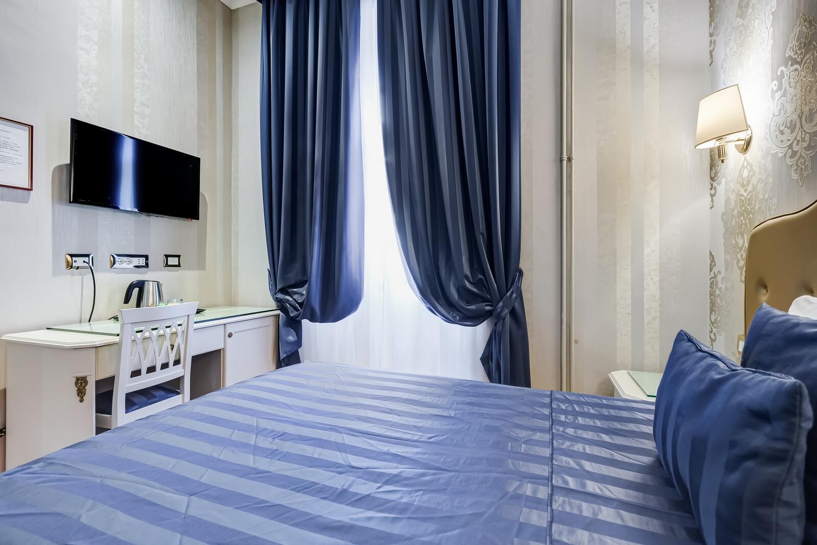 navona-queen-rome-rooftop-roma-centro-corso-vittorio-emanuele-palazzo-bassi-idromassaggio-panorama-view-vista-gianicolo-citta-eterna-campo-de-fiori-single-room-35