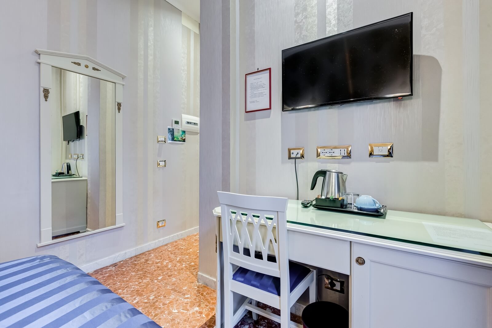 navona-queen-rome-rooftop-roma-centro-corso-vittorio-emanuele-palazzo-bassi-idromassaggio-panorama-view-vista-gianicolo-citta-eterna-campo-de-fiori-single-room-41