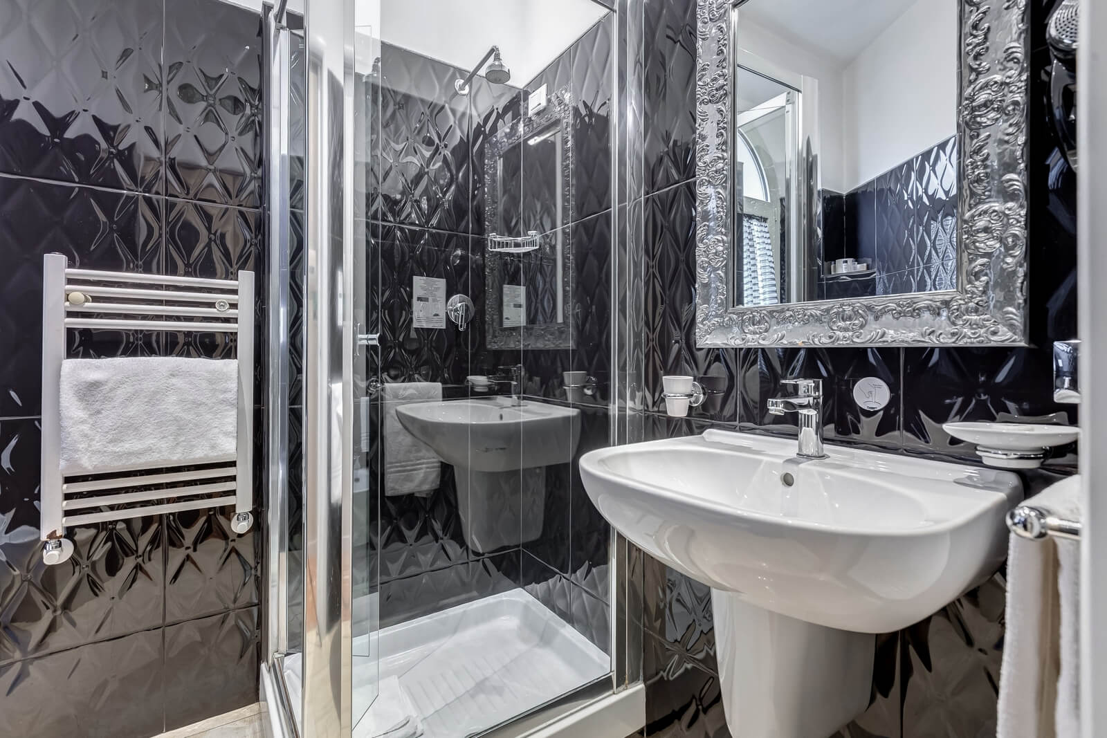 navona-queen-rome-rooftop-roma-centro-corso-vittorio-emanuele-palazzo-bassi-idromassaggio-panorama-view-vista-gianicolo-citta-eterna-campo-de-fiori-single-room-43