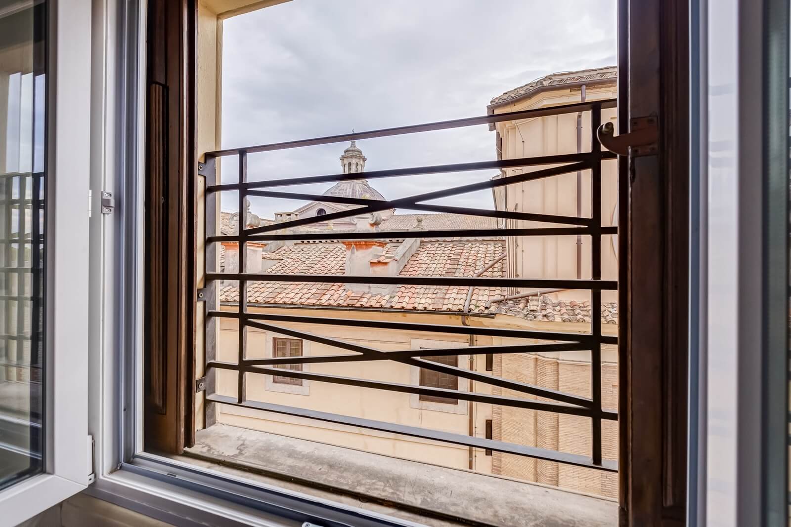 navona-queen-rome-rooftop-roma-centro-corso-vittorio-emanuele-palazzo-bassi-idromassaggio-panorama-view-vista-gianicolo-citta-eterna-campo-de-fiori-standard-double-room-twin-100