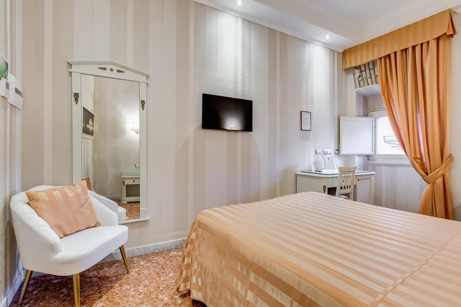 navona-queen-rome-rooftop-roma-centro-corso-vittorio-emanuele-palazzo-bassi-idromassaggio-panorama-view-vista-gianicolo-citta-eterna-campo-de-fiori-standard-double-room-twin-108