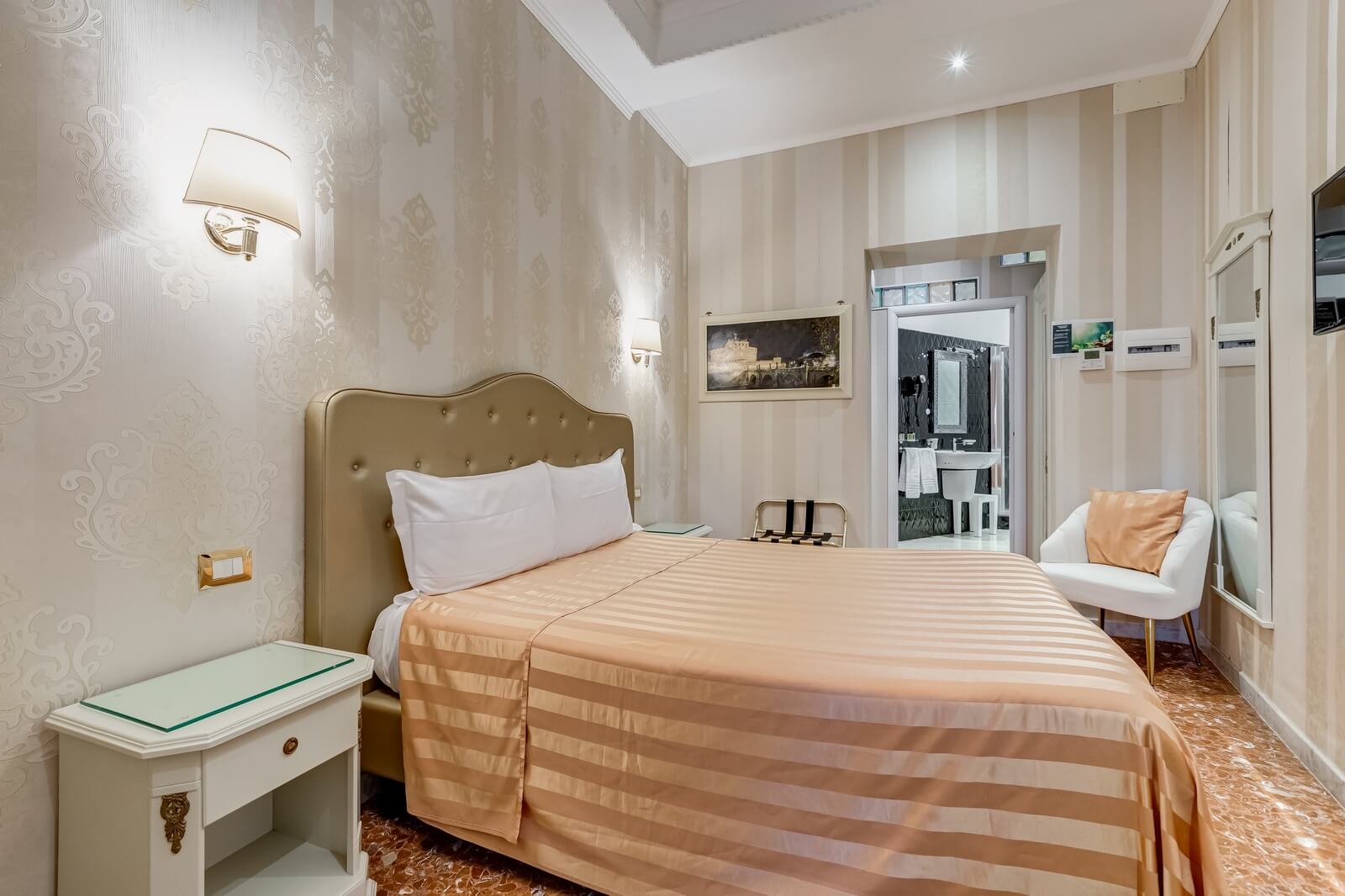 navona-queen-rome-rooftop-roma-centro-corso-vittorio-emanuele-palazzo-bassi-idromassaggio-panorama-view-vista-gianicolo-citta-eterna-campo-de-fiori-standard-double-room-twin-111