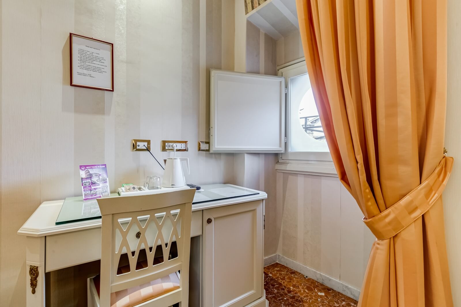 navona-queen-rome-rooftop-roma-centro-corso-vittorio-emanuele-palazzo-bassi-idromassaggio-panorama-view-vista-gianicolo-citta-eterna-campo-de-fiori-standard-double-room-twin-114