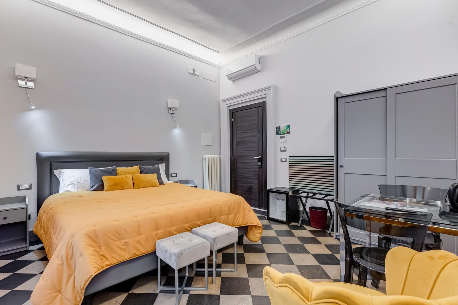 navona-queen-rome-rooftop-roma-centro-corso-vittorio-emanuele-palazzo-bassi-idromassaggio-panorama-view-vista-gianicolo-citta-eterna-campo-de-fiori-standard-double-room-twin-24