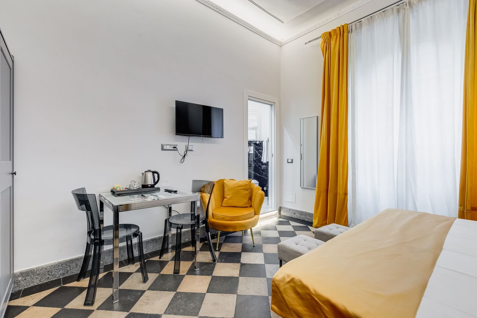 navona-queen-rome-rooftop-roma-centro-corso-vittorio-emanuele-palazzo-bassi-idromassaggio-panorama-view-vista-gianicolo-citta-eterna-campo-de-fiori-standard-double-room-twin-35