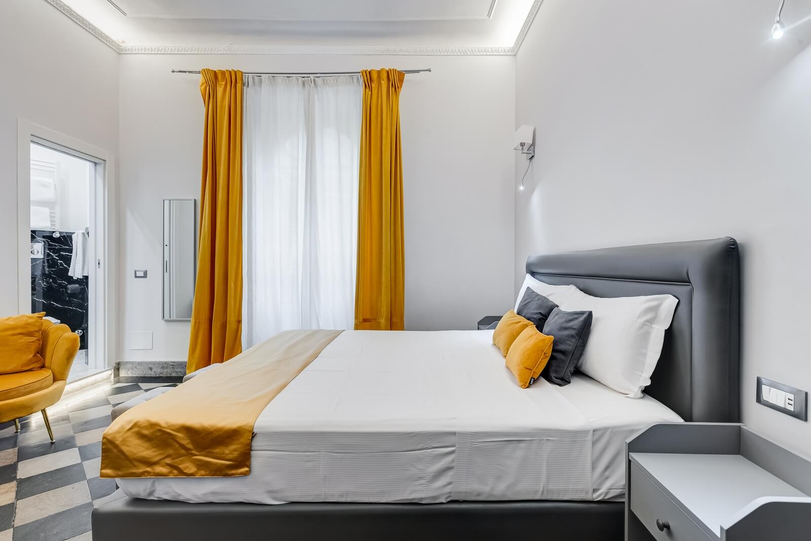 navona-queen-rome-rooftop-roma-centro-corso-vittorio-emanuele-palazzo-bassi-idromassaggio-panorama-view-vista-gianicolo-citta-eterna-campo-de-fiori-standard-double-room-twin-36