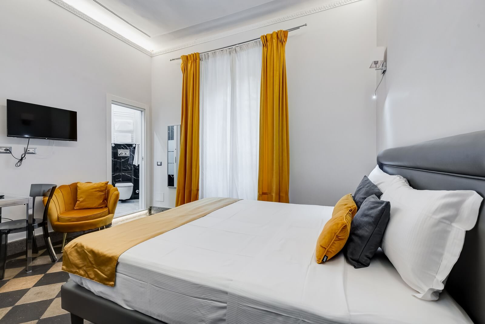 navona-queen-rome-rooftop-roma-centro-corso-vittorio-emanuele-palazzo-bassi-idromassaggio-panorama-view-vista-gianicolo-citta-eterna-campo-de-fiori-standard-double-room-twin-37