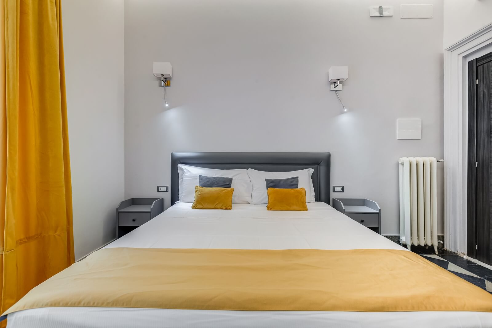 navona-queen-rome-rooftop-roma-centro-corso-vittorio-emanuele-palazzo-bassi-idromassaggio-panorama-view-vista-gianicolo-citta-eterna-campo-de-fiori-standard-double-room-twin-40