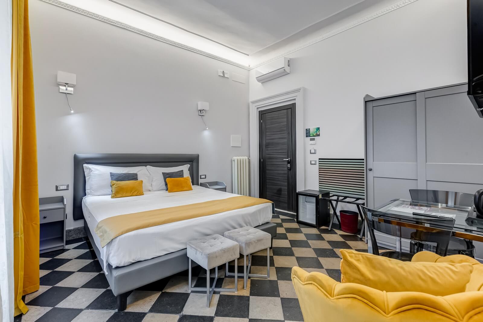 navona-queen-rome-rooftop-roma-centro-corso-vittorio-emanuele-palazzo-bassi-idromassaggio-panorama-view-vista-gianicolo-citta-eterna-campo-de-fiori-standard-double-room-twin-42