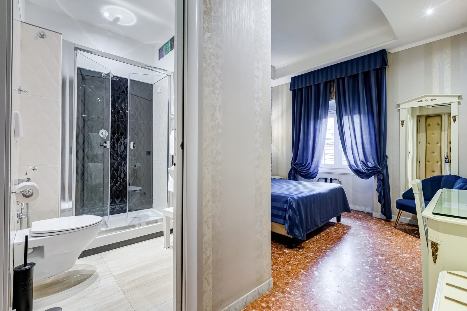 navona-queen-rome-rooftop-roma-centro-corso-vittorio-emanuele-palazzo-bassi-idromassaggio-panorama-view-vista-gianicolo-citta-eterna-campo-de-fiori-standard-double-room-twin-46