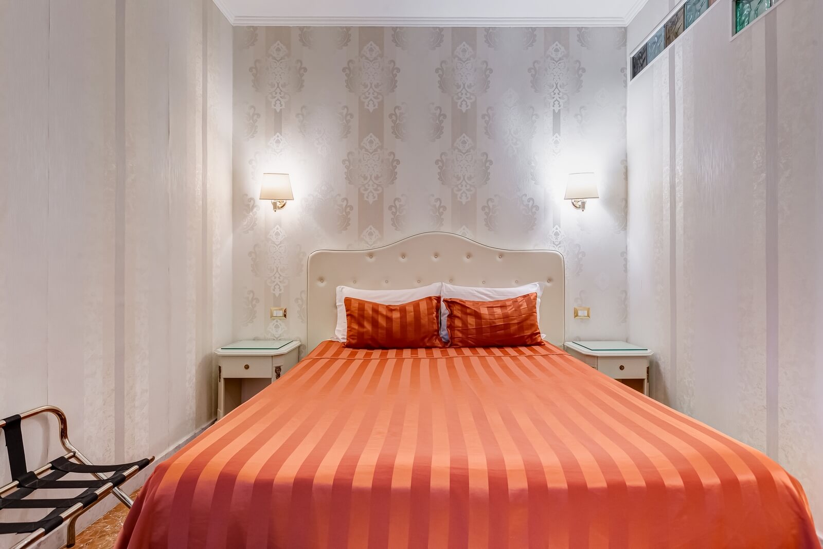 navona-queen-rome-rooftop-roma-centro-corso-vittorio-emanuele-palazzo-bassi-idromassaggio-panorama-view-vista-gianicolo-citta-eterna-campo-de-fiori-standard-double-room-twin-71