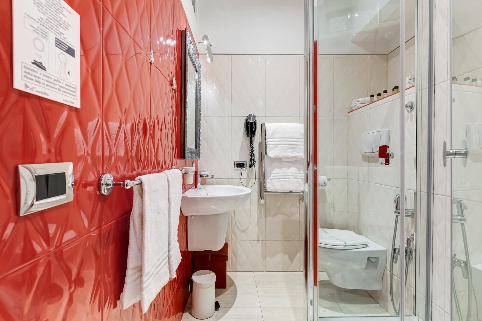 navona-queen-rome-rooftop-roma-centro-corso-vittorio-emanuele-palazzo-bassi-idromassaggio-panorama-view-vista-gianicolo-citta-eterna-campo-de-fiori-standard-double-room-twin-78