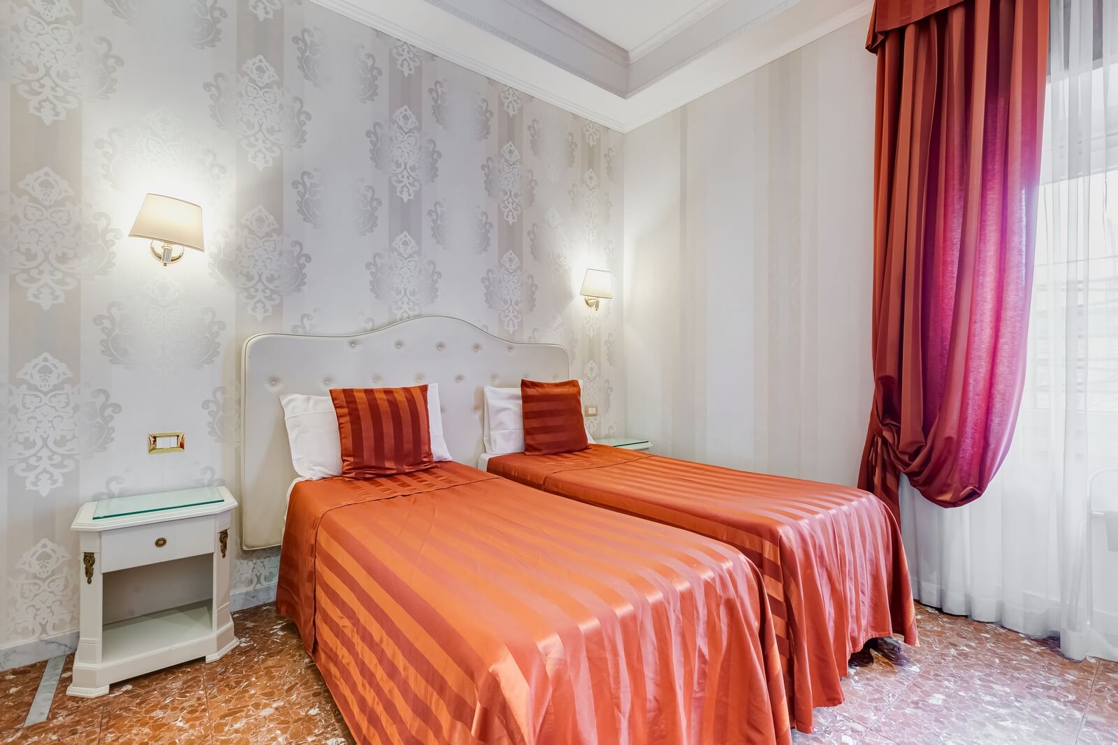 navona-queen-rome-rooftop-roma-centro-corso-vittorio-emanuele-palazzo-bassi-idromassaggio-panorama-view-vista-gianicolo-citta-eterna-campo-de-fiori-standard-double-room-twin-82