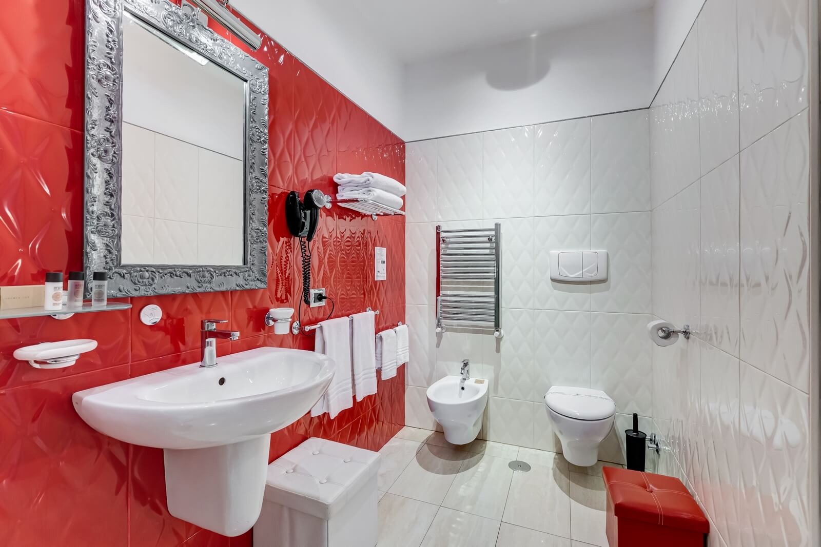 navona-queen-rome-rooftop-roma-centro-corso-vittorio-emanuele-palazzo-bassi-idromassaggio-panorama-view-vista-gianicolo-citta-eterna-campo-de-fiori-standard-double-room-twin-96