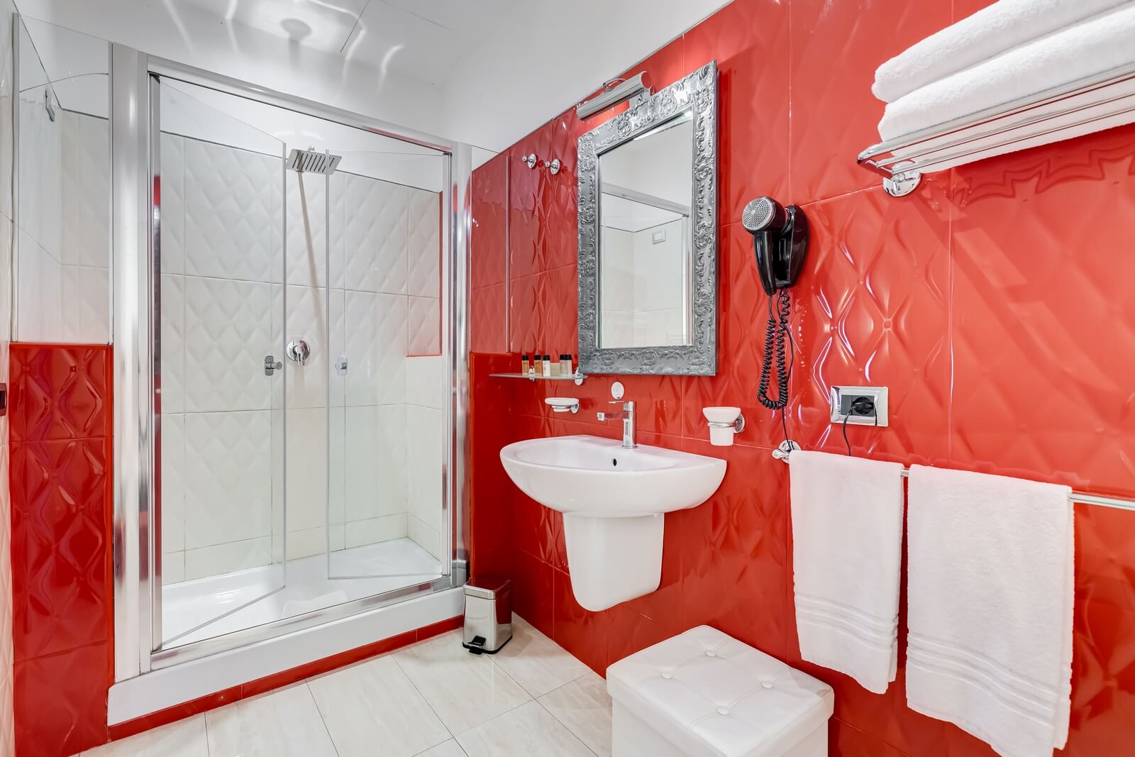 navona-queen-rome-rooftop-roma-centro-corso-vittorio-emanuele-palazzo-bassi-idromassaggio-panorama-view-vista-gianicolo-citta-eterna-campo-de-fiori-standard-double-room-twin-97