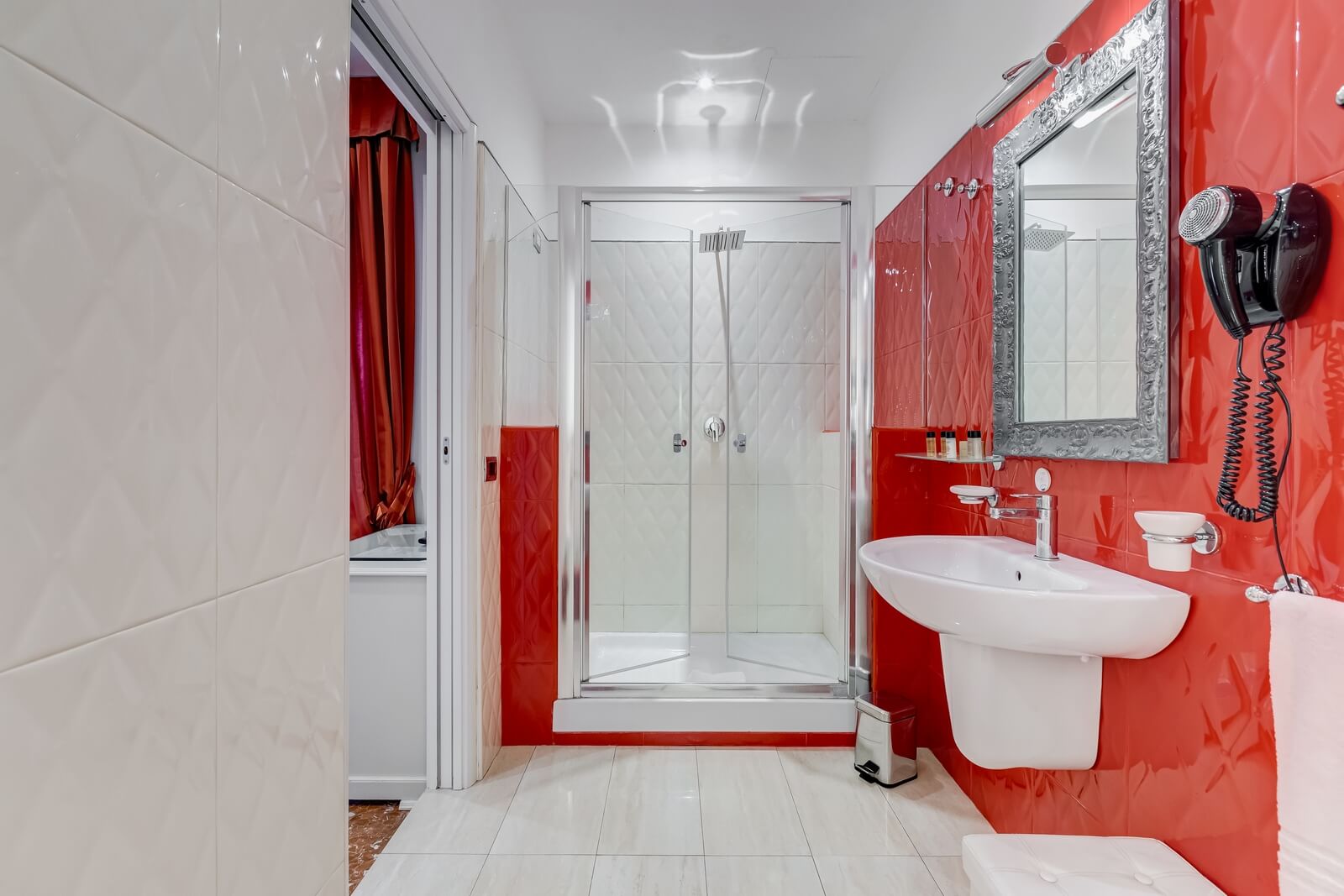 navona-queen-rome-rooftop-roma-centro-corso-vittorio-emanuele-palazzo-bassi-idromassaggio-panorama-view-vista-gianicolo-citta-eterna-campo-de-fiori-standard-double-room-twin-98