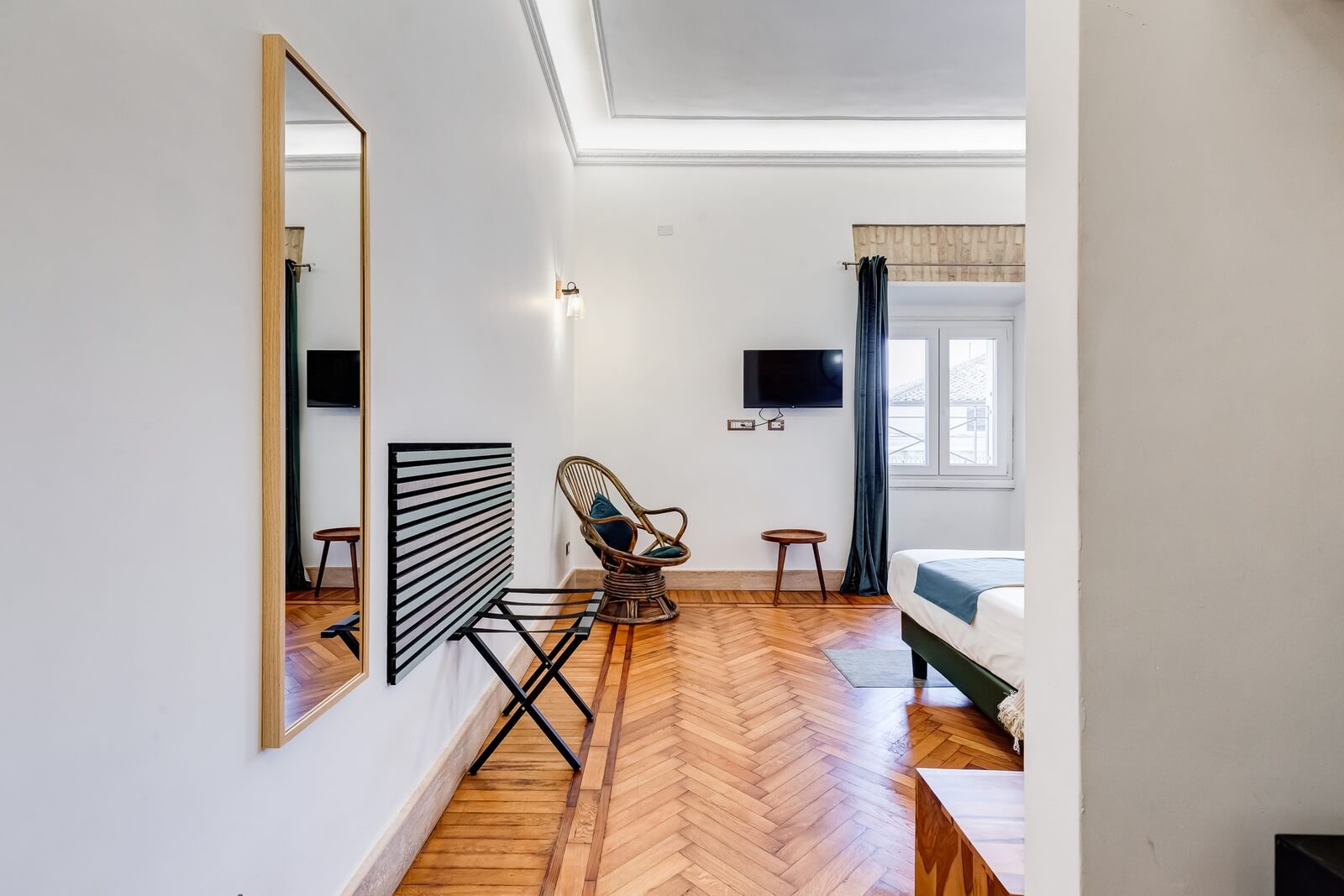 navona-queen-rome-rooftop-roma-centro-corso-vittorio-emanuele-palazzo-bassi-idromassaggio-panorama-view-vista-gianicolo-citta-eterna-campo-de-fiori-superior-double-room-01