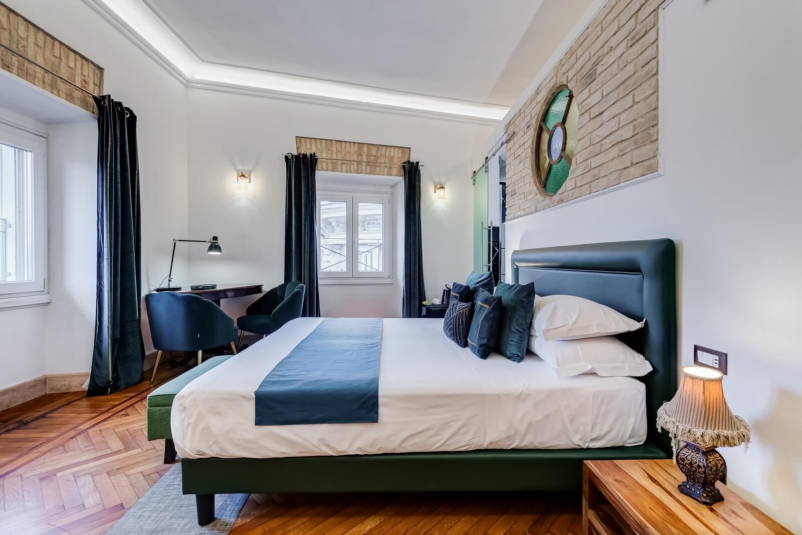 navona-queen-rome-rooftop-roma-centro-corso-vittorio-emanuele-palazzo-bassi-idromassaggio-panorama-view-vista-gianicolo-citta-eterna-campo-de-fiori-superior-double-room-05