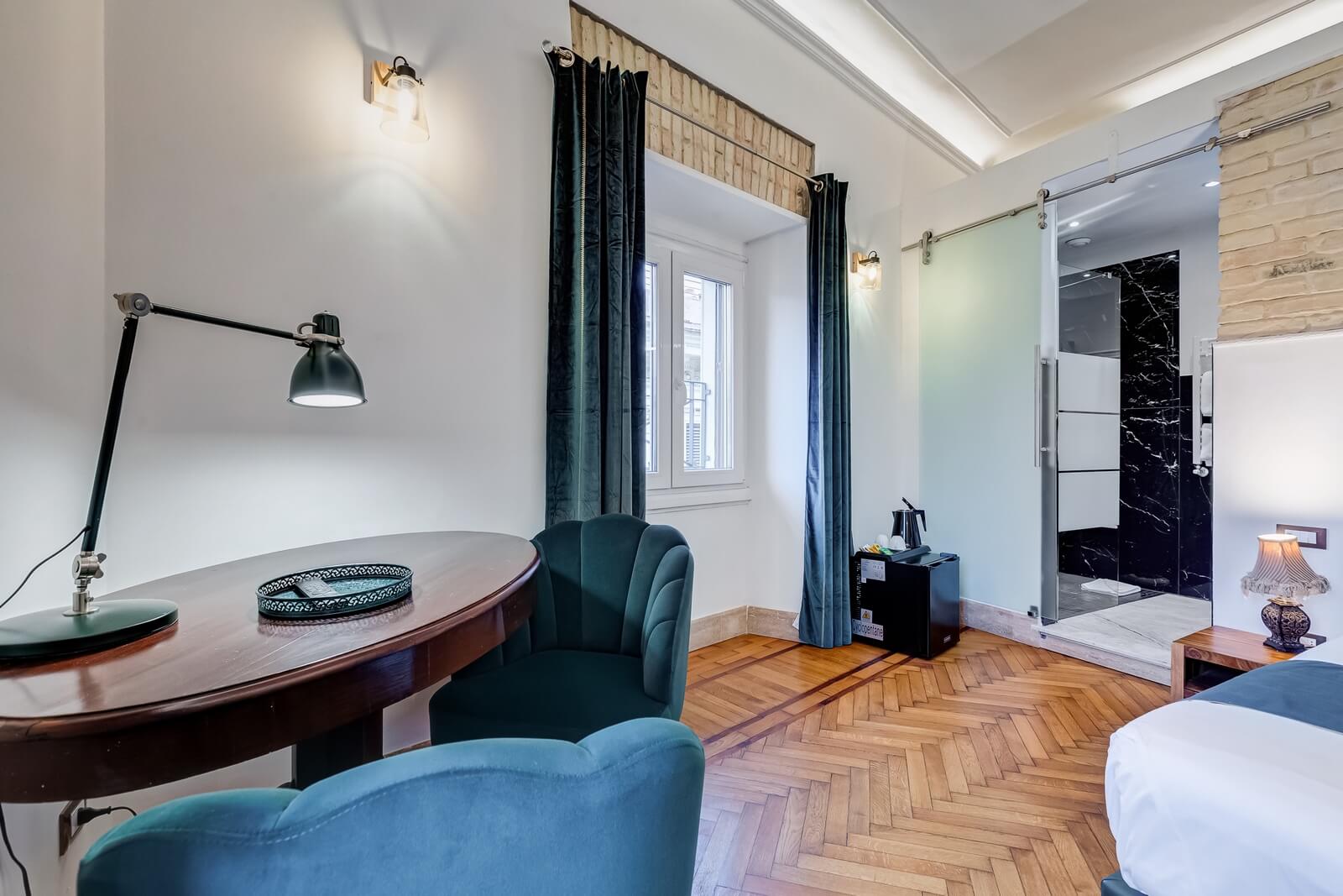 navona-queen-rome-rooftop-roma-centro-corso-vittorio-emanuele-palazzo-bassi-idromassaggio-panorama-view-vista-gianicolo-citta-eterna-campo-de-fiori-superior-double-room-12