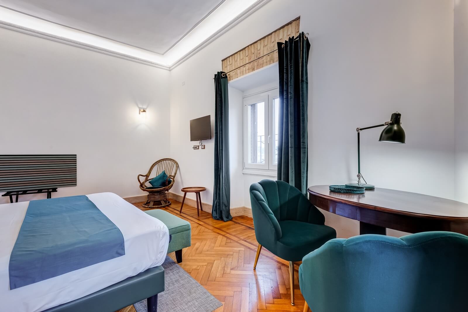 navona-queen-rome-rooftop-roma-centro-corso-vittorio-emanuele-palazzo-bassi-idromassaggio-panorama-view-vista-gianicolo-citta-eterna-campo-de-fiori-superior-double-room-15