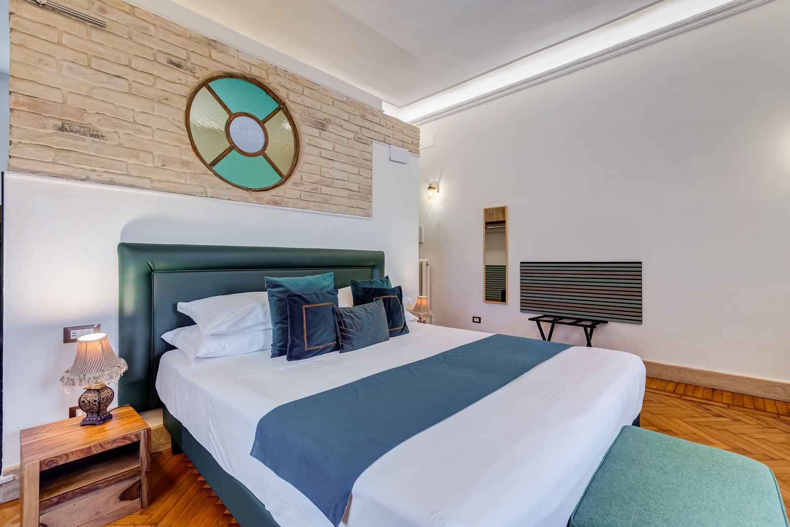 navona-queen-rome-rooftop-roma-centro-corso-vittorio-emanuele-palazzo-bassi-idromassaggio-panorama-view-vista-gianicolo-citta-eterna-campo-de-fiori-superior-double-room-18