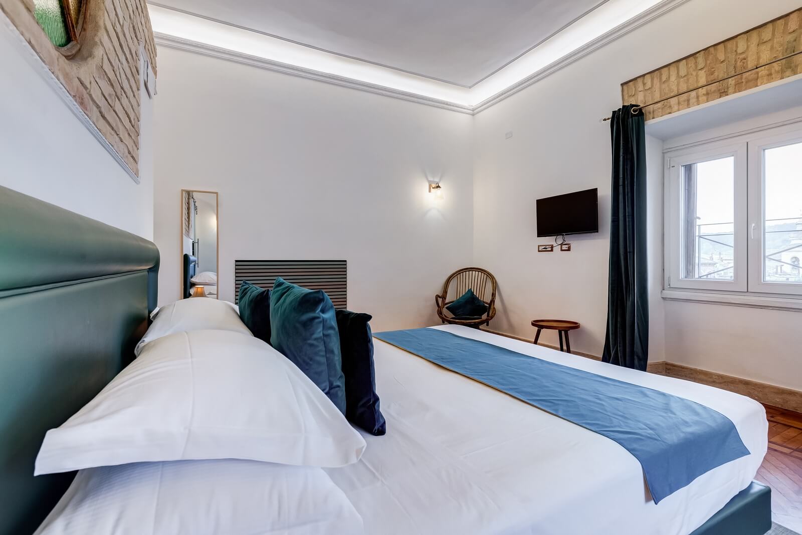 navona-queen-rome-rooftop-roma-centro-corso-vittorio-emanuele-palazzo-bassi-idromassaggio-panorama-view-vista-gianicolo-citta-eterna-campo-de-fiori-superior-double-room-20