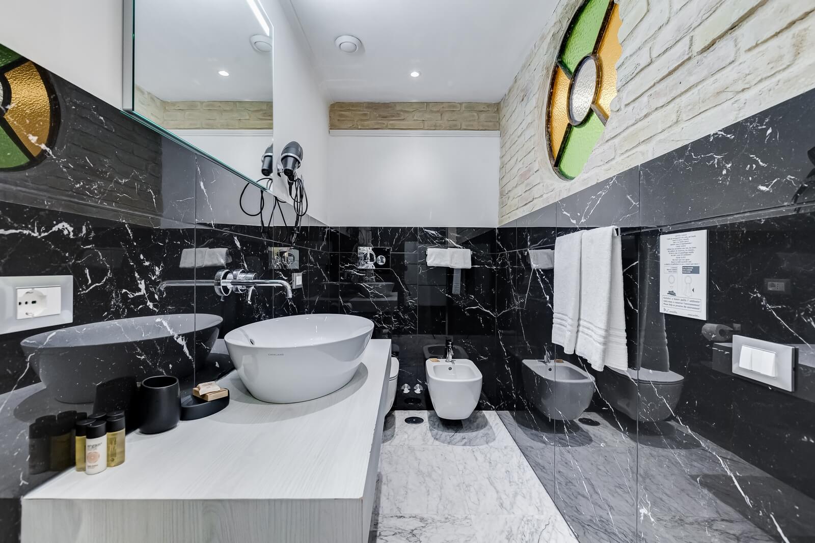 navona-queen-rome-rooftop-roma-centro-corso-vittorio-emanuele-palazzo-bassi-idromassaggio-panorama-view-vista-gianicolo-citta-eterna-campo-de-fiori-superior-double-room-23