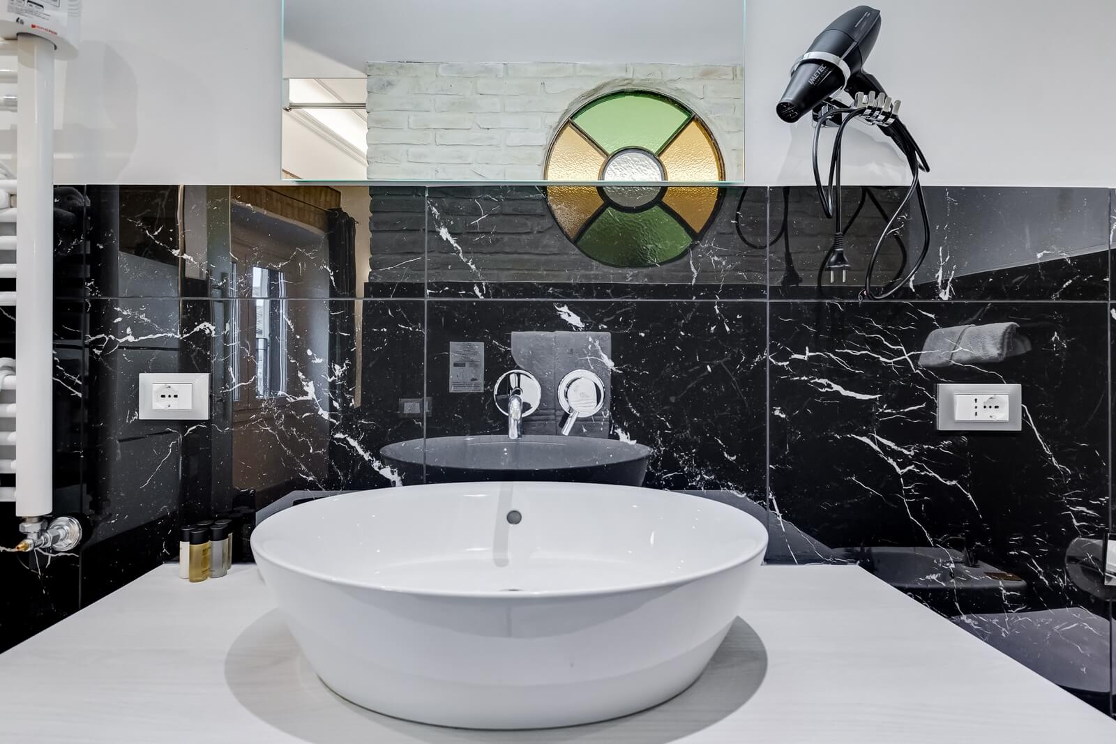 navona-queen-rome-rooftop-roma-centro-corso-vittorio-emanuele-palazzo-bassi-idromassaggio-panorama-view-vista-gianicolo-citta-eterna-campo-de-fiori-superior-double-room-26