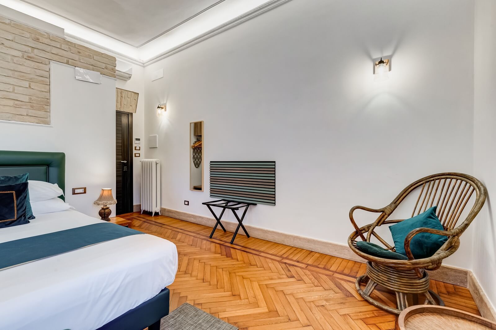 navona-queen-rome-rooftop-roma-centro-corso-vittorio-emanuele-palazzo-bassi-idromassaggio-panorama-view-vista-gianicolo-citta-eterna-campo-de-fiori-superior-double-room-30