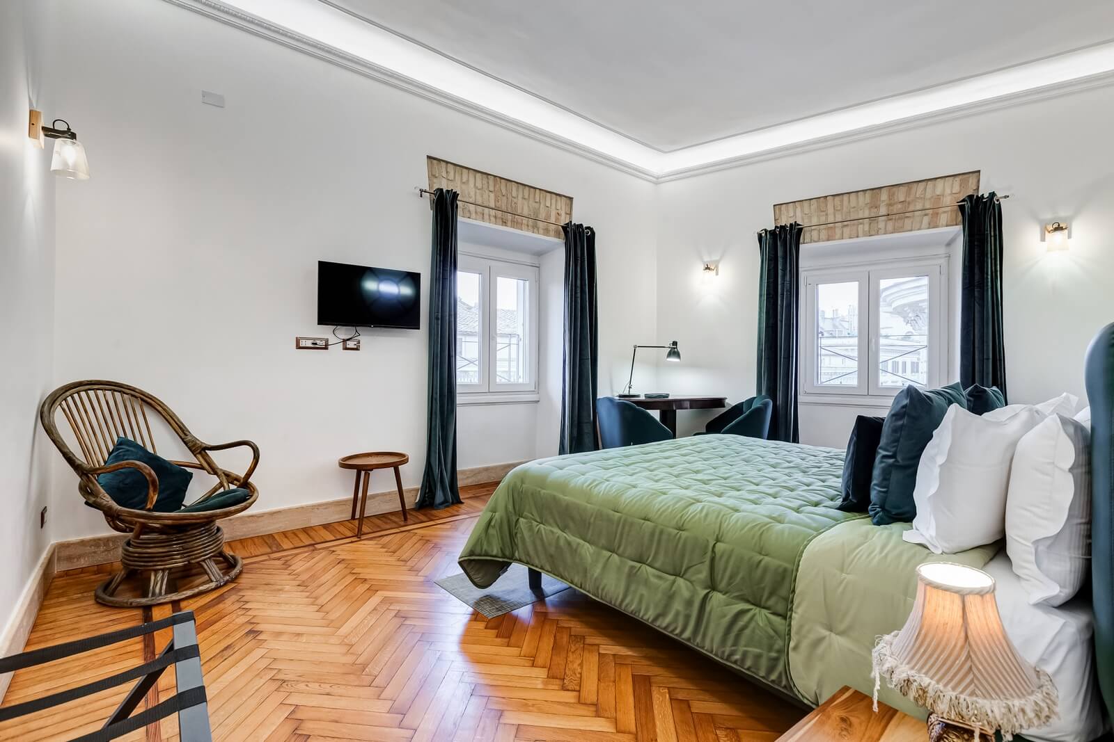 navona-queen-rome-rooftop-roma-centro-corso-vittorio-emanuele-palazzo-bassi-idromassaggio-panorama-view-vista-gianicolo-citta-eterna-campo-de-fiori-superior-double-room-31